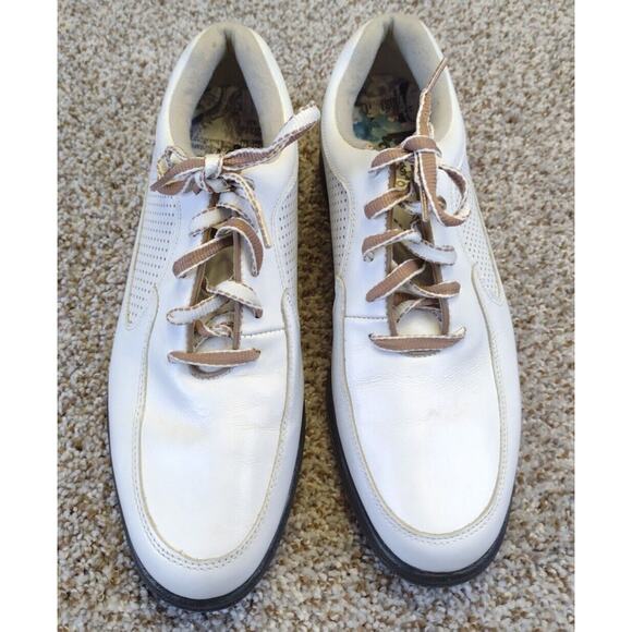 FootJoy eComfort Golf Spikes Women's 10M White Vented Leather - Picture 1 of 11
